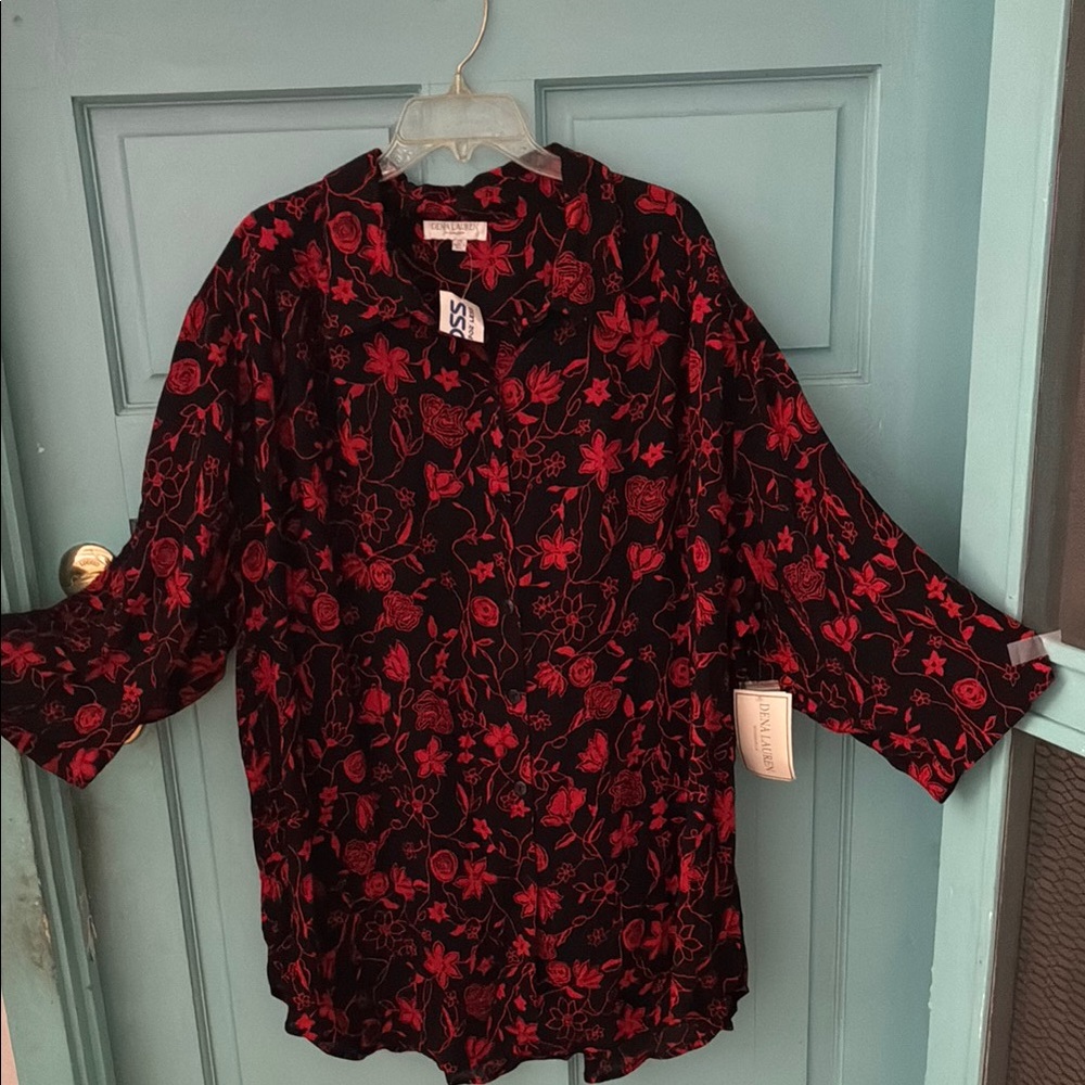 Dena Lauren 3/4 length sleeve floral print blouse. NWT